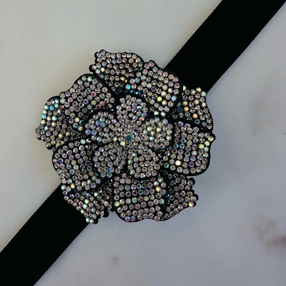 New Rhinestone Flower Choker Necklace Black Velvet - Picture 7 of 7